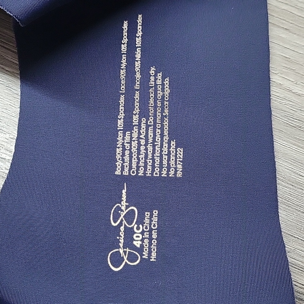 JESSICA SIMPSON BRA. - Picture 7 of 7